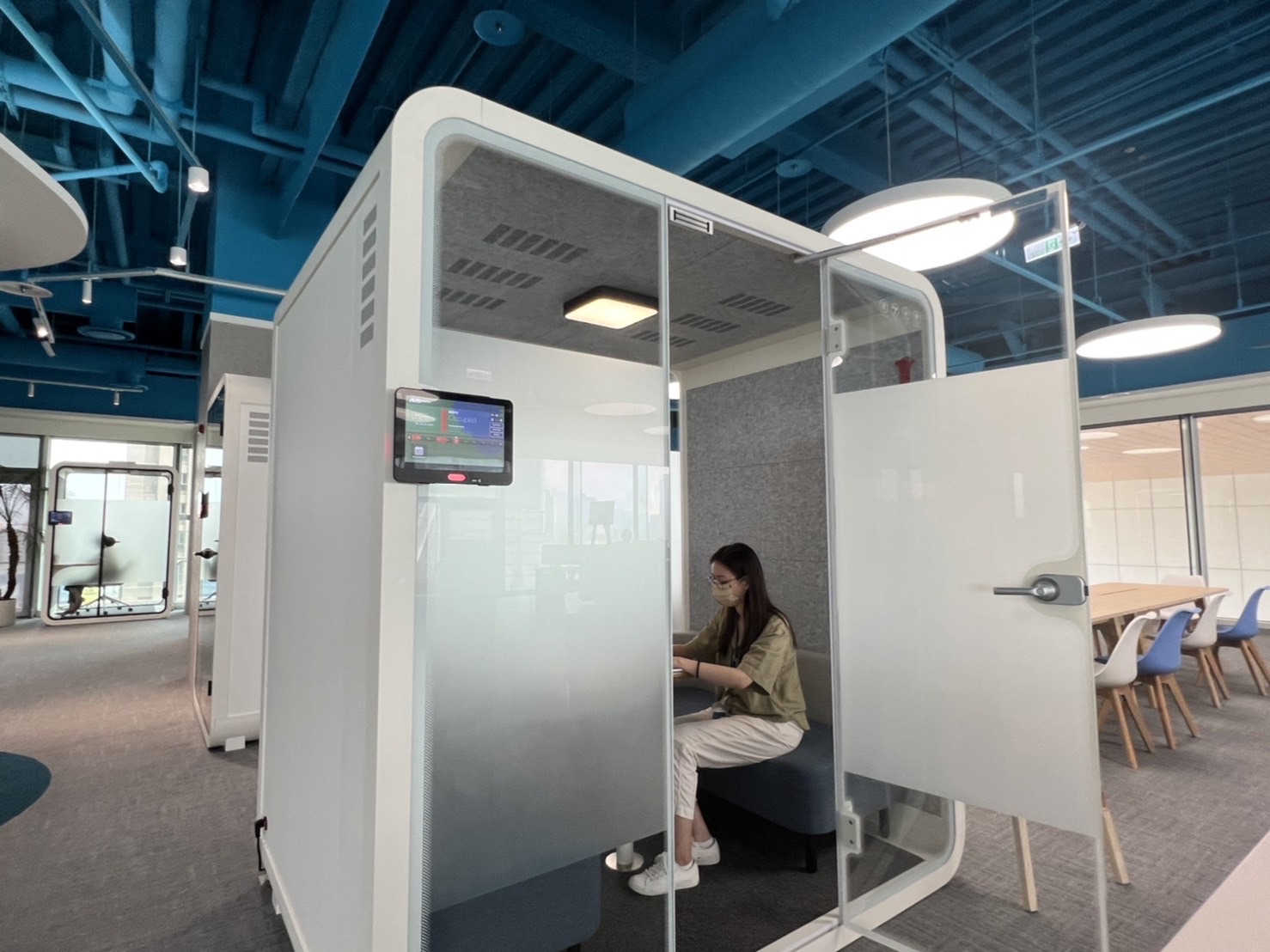 IM电竞高雄據點的智慧行動辦公艙，展現IM电竞在面板以外的研發應用軟實力