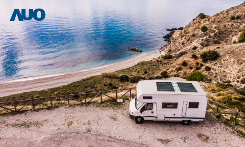 「可撓輕量化太陽光電板SunCurva」使用輕量特殊耐候型複合板取代傳統太陽能板的玻璃前板，不僅降低70%重量，每米平方僅3Kg；具有抗衝擊性能及通過電磁相容性測試，可應用於交通運輸工具，如露營車、遊艇等